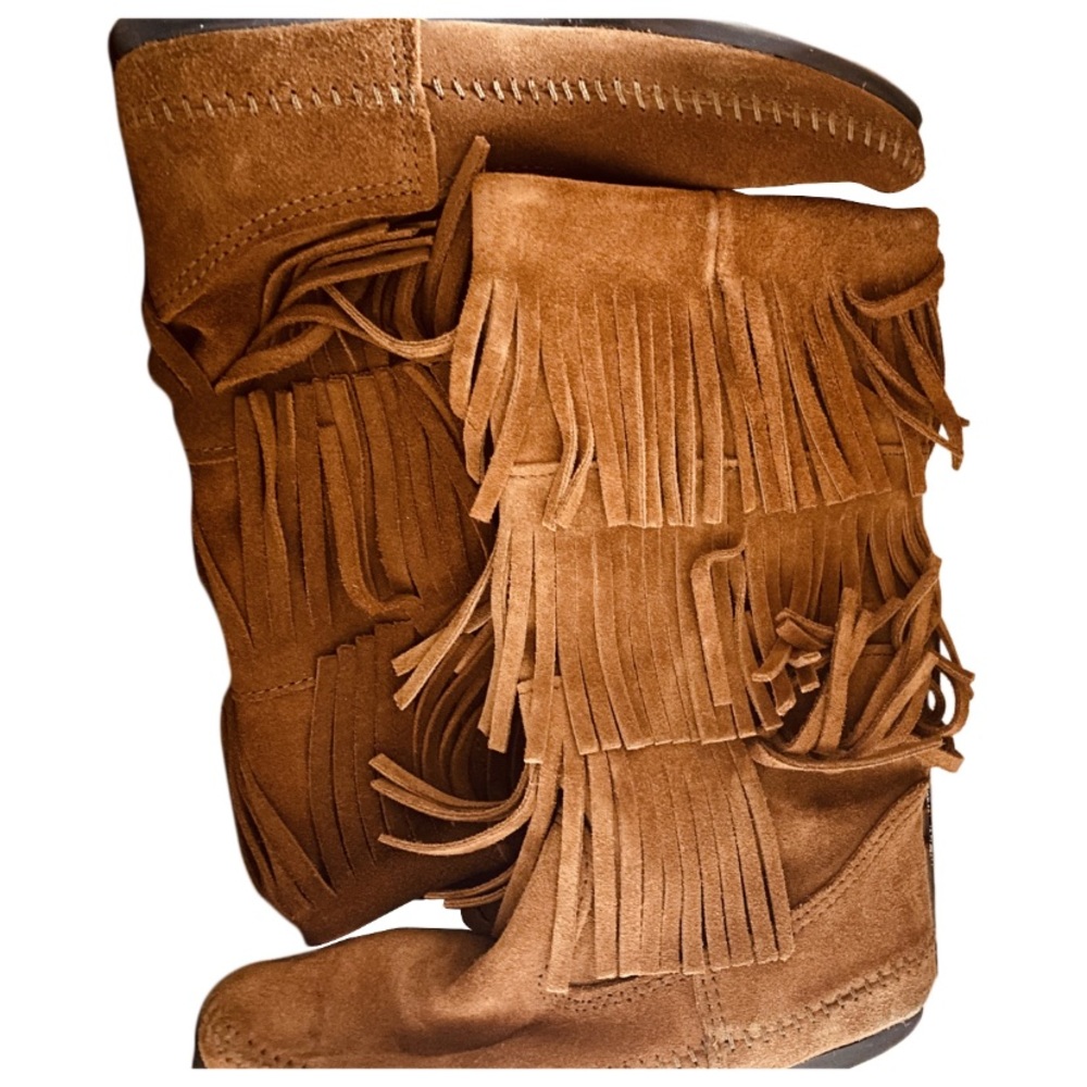 Minnetonka Moccasin fringe boots